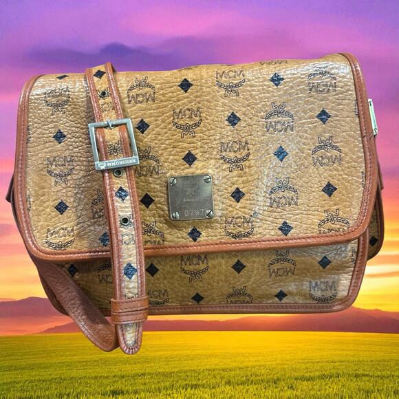 MCM Made In Germany, Authentic Large VISETOS Messenger bag - Picture 3 of 15